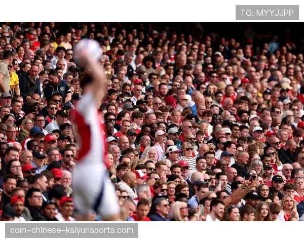 英超球队减少通过中场短传 更多采用长传直接发起进攻